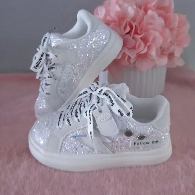 Baskets pailletées argentées taille 25